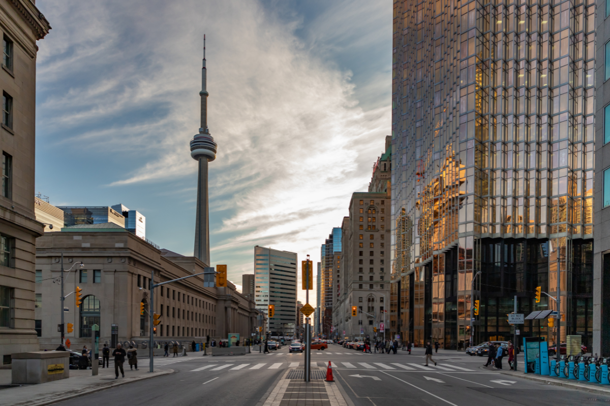 One of the fun facts about Toronto is that it has a longest street in the world - Yonge Street.